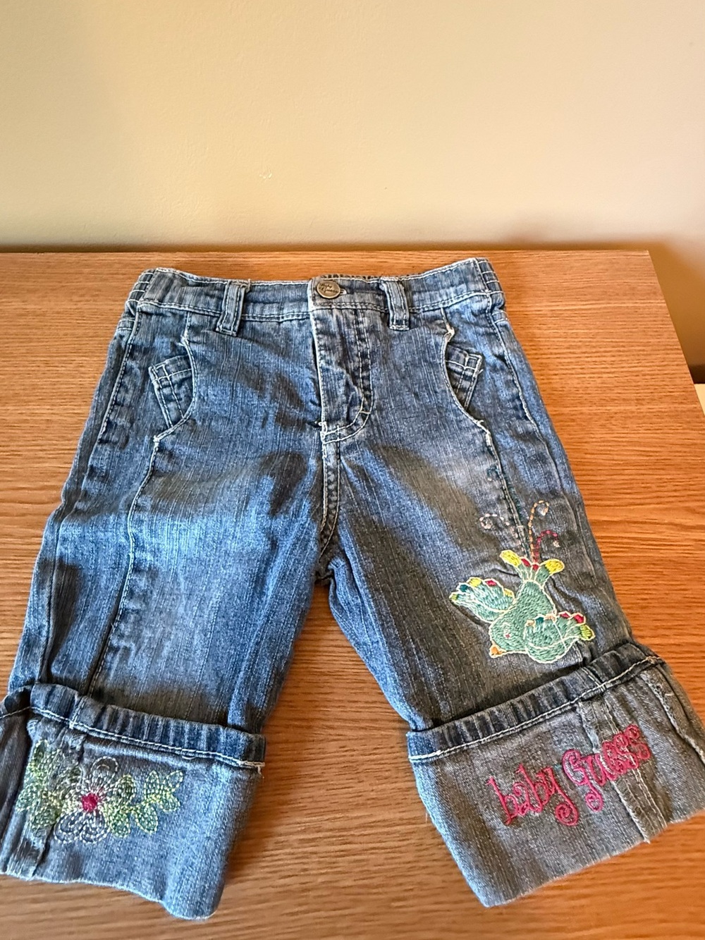 Baby guess Embroidered Dark Denim Capris with Fold-Up Cuffs, size 24 months